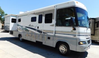 2004 Winnebago Adventurer 33V full