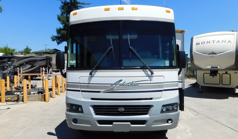 2004 Winnebago Adventurer 33V full