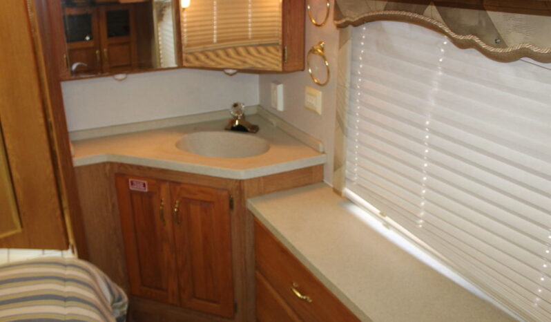 2003 Monaco Holiday Rambler Endeavor 38PST full