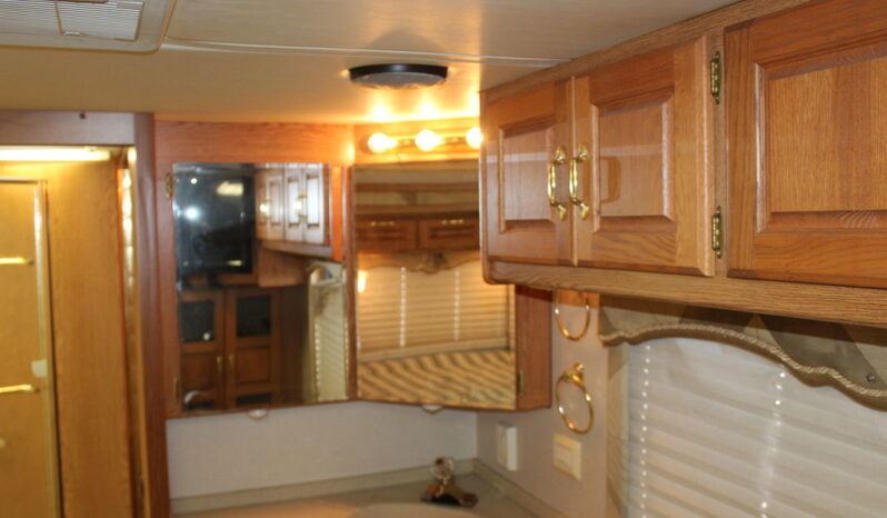 2003 Monaco Holiday Rambler Endeavor 38PST full