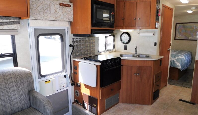 2008 Winnebago Itasca Sunova 26P full