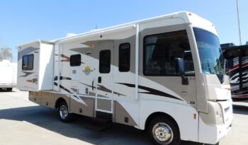 2008 Winnebago Itasca Sunova 26P full