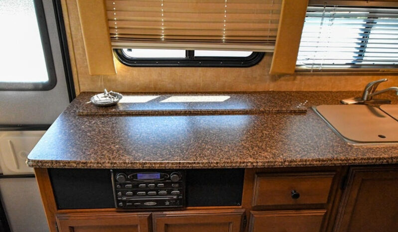 2014 Coachmen Leprechaun 319DS Ford full