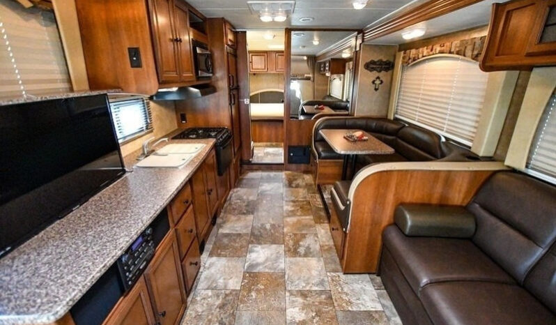 2014 Coachmen Leprechaun 319DS Ford full